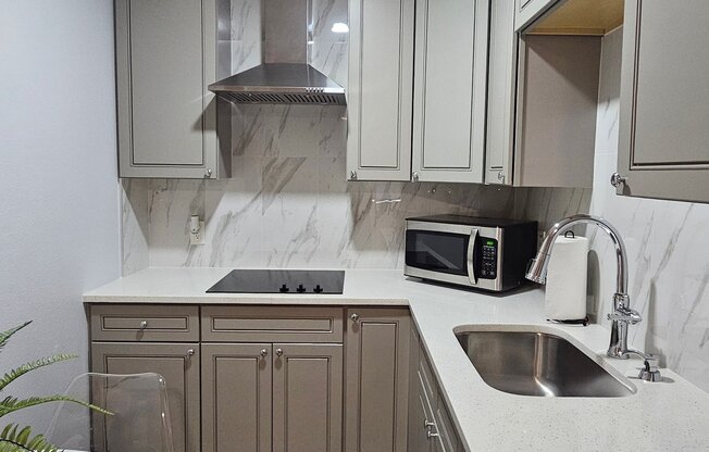 368 BUENAVENTURA BLVD