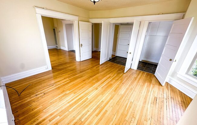 1 bed, 1 bath, 410 sqft, $1,895, Unit 402