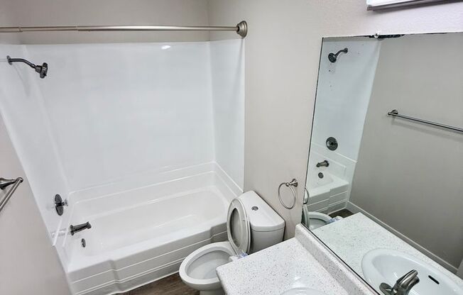 2 beds, 2 baths, 1,000 sqft, $2,695, Unit 6W