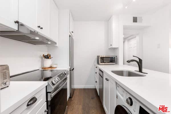 1 bed, 1 bath, 670 sqft, $3,500, Unit 411