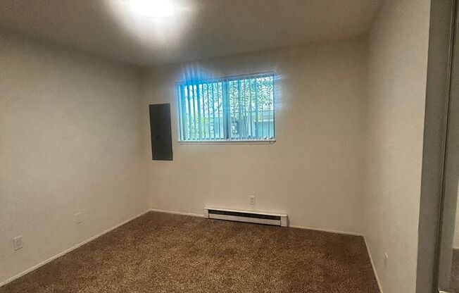 2 beds, 1 bath, 900 sqft, $1,595, Unit D