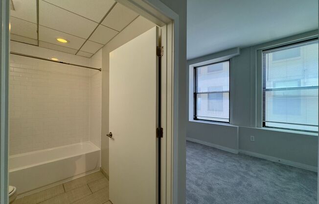 2 beds, 2 baths, 930 sqft, $2,000, Unit HA-802