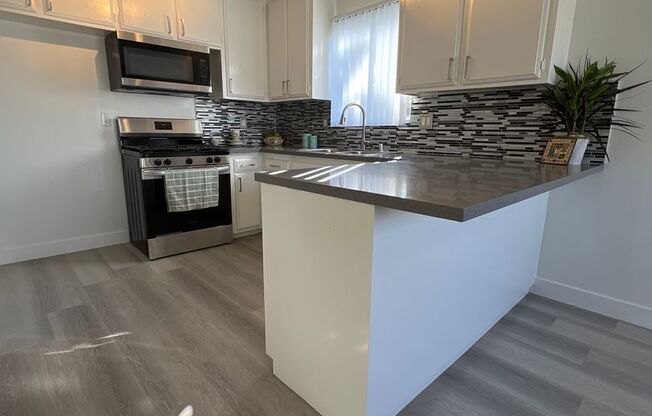 1 bed, 1 bath, 900 sqft, $2,022, Unit 381-35