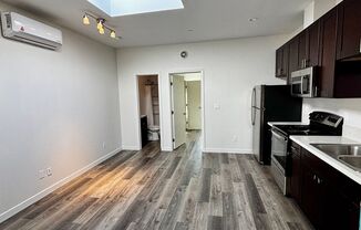 1 bed, 1 bath, $1,995, Unit 7