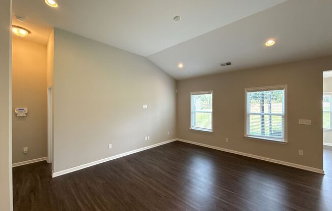 3-Bedroom Home in University!