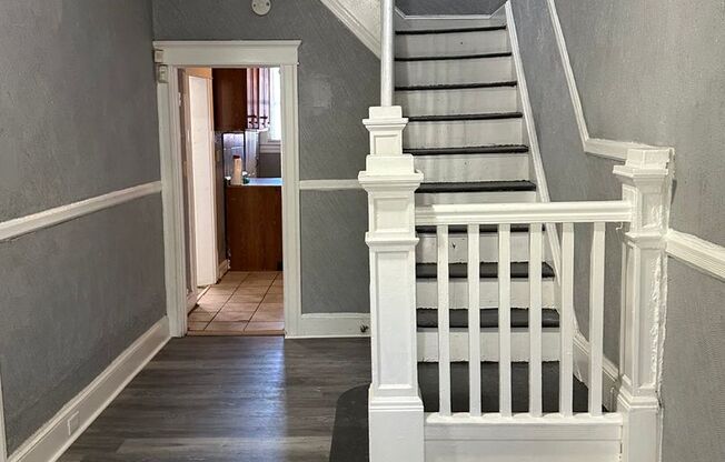 Spacious Home for Rent! Front Porch! Rear Yard! W/D Hook Up! Available Now!