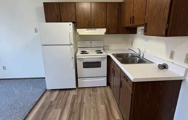 Studio, 1 bath, 360 sqft, $550, Unit 20