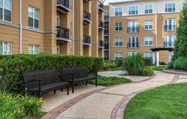 Mclean apartments for rent in VA - The Reserve at Tysons Corner Garden courtyards