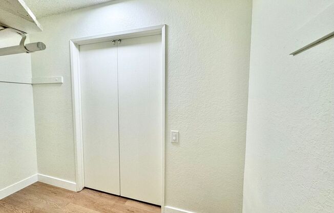 2 beds, 1 bath, 900 sqft, $2,450, Unit 71