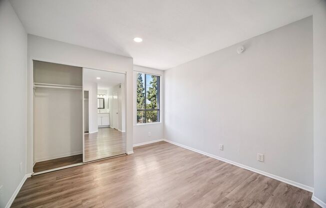 2 beds, 2 baths, 895 sqft, $2,048, Unit 102