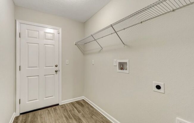 3 beds, 2 baths, 1,456 sqft, $1,999, Unit 5480