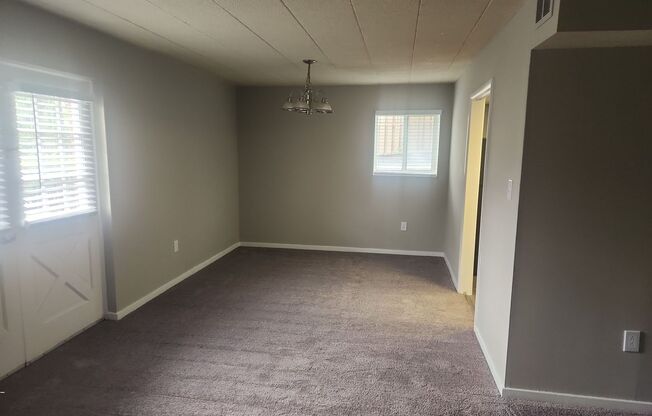 2 beds, 1 bath, 1,047 sqft, $1,425, Unit WG1-4