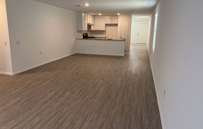 Spacious Single Story Home with Great Amenities in Mission Del Lago