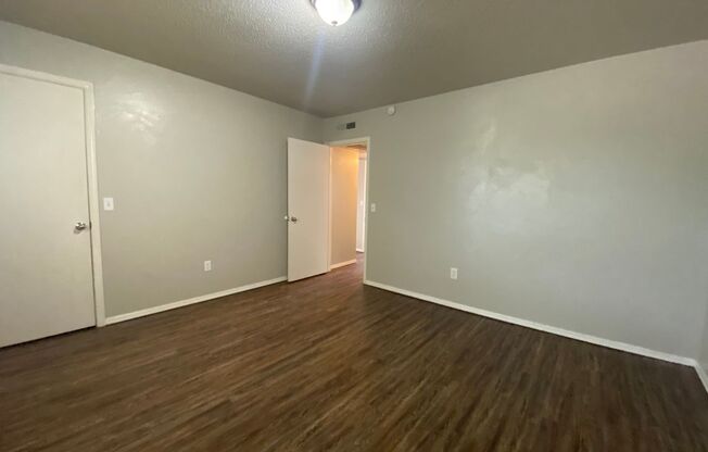 2 beds, 1.5 baths, $825