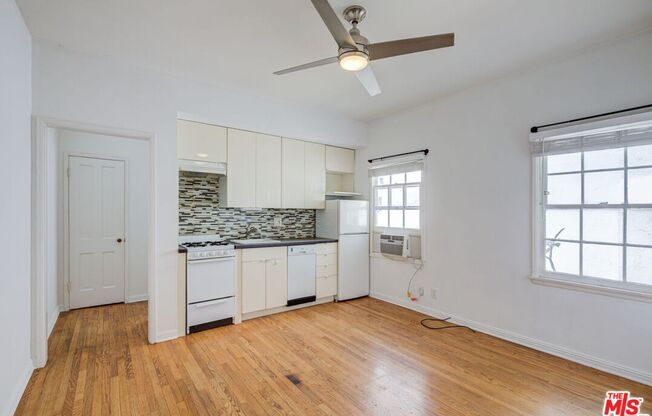 963 N Doheny Residences