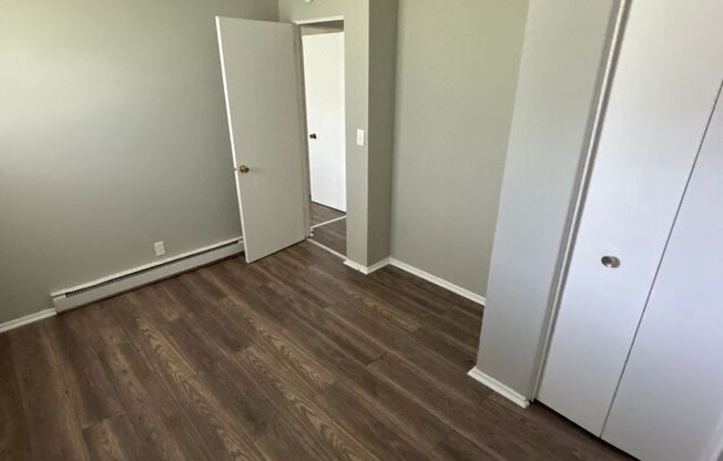 2 beds, 1 bath, 720 sqft, $900, Unit 5