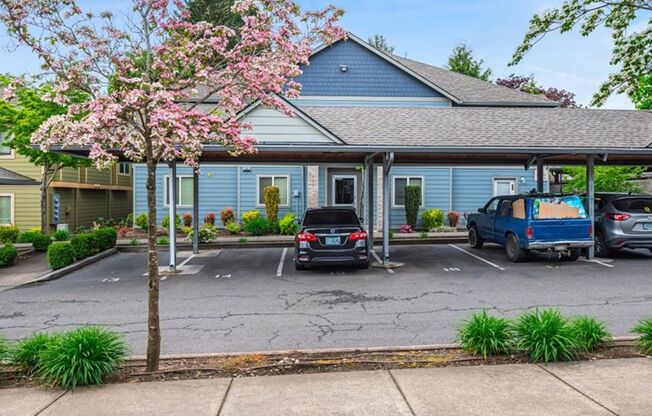 3 beds, 2 baths, 1,018 sqft, $1,995, Unit 10