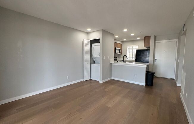 1 bed, 1 bath, 495 sqft, $2,715, Unit F-206