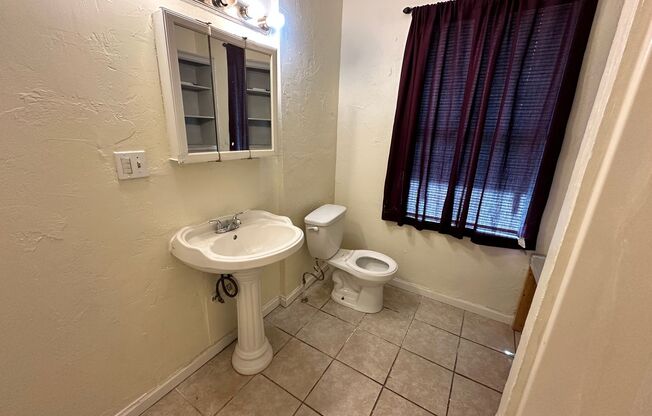 3 beds, 1 bath, $1,295