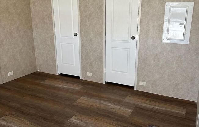 2 beds, 1 bath, 832 sqft, $826, Unit 66