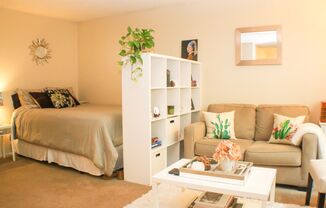 Studio, 1 bath, 420 sqft, $2,035, Unit 44