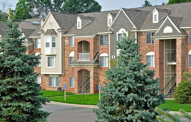 Green Views at LakePointe Apartments, Batavia, Ohio