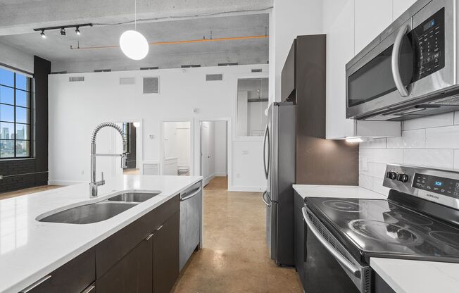 2 beds, 2 baths, 978 sqft, $2,300, Unit Unit 703