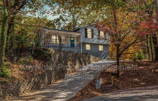 1056 AZALEA CIR NE