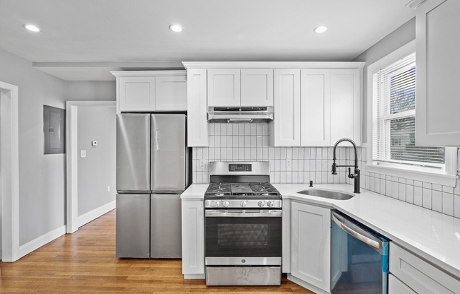 243 W SELDEN
