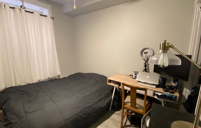 2 beds, 1 bath, $1,700