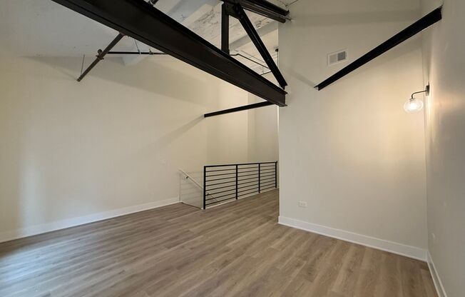 1 bed, 1.5 baths, 689 sqft, $3,395, Unit 206