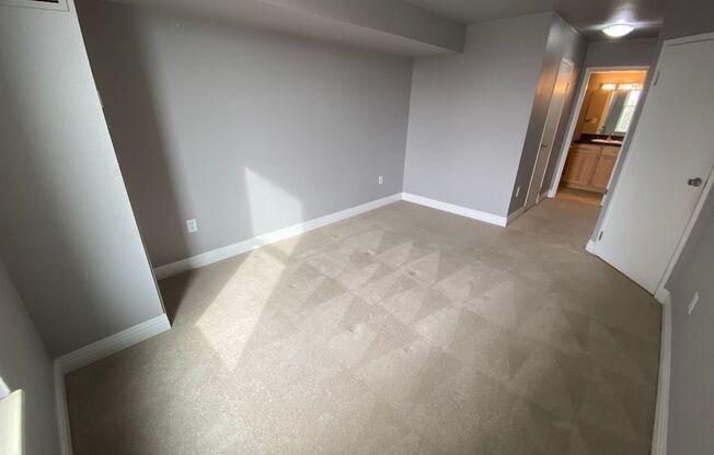 2 beds, 2 baths, $1,600