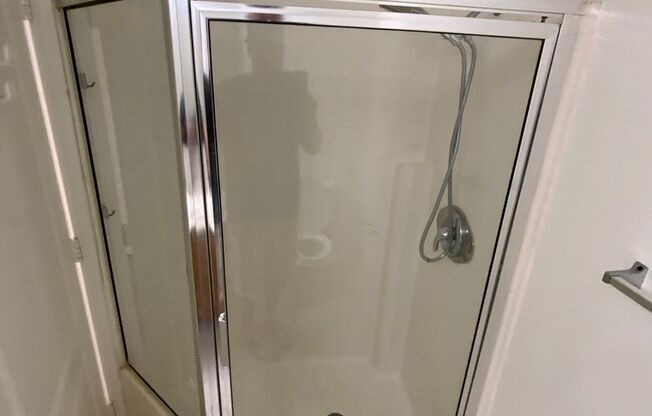 2 beds, 2 baths, $1,295
