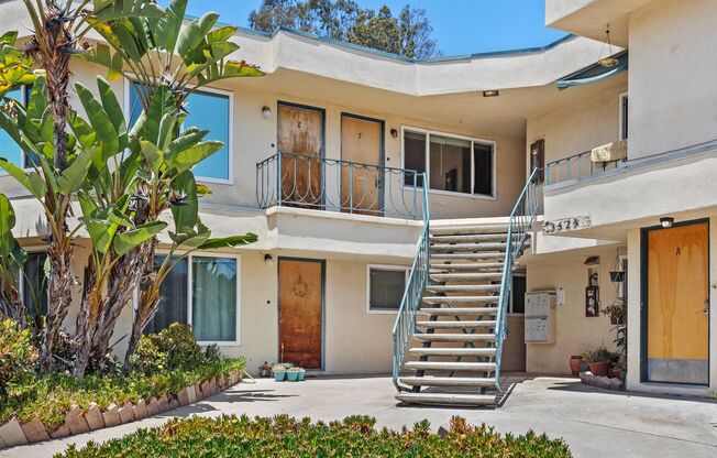 3525 REYNARD WAY
