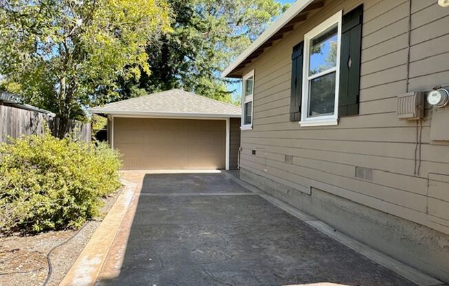 Charming single level home in Walnut Creek-Premium Properties