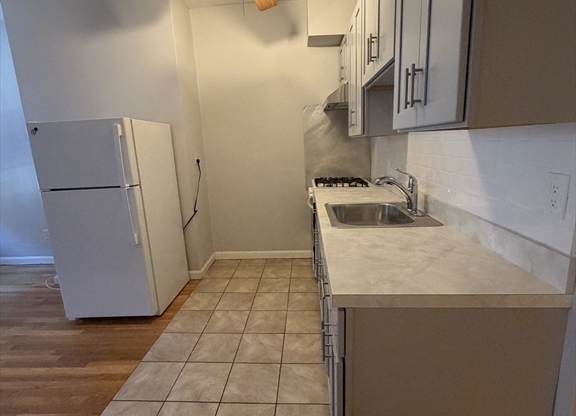 418 MASSACHUSETTS AVE