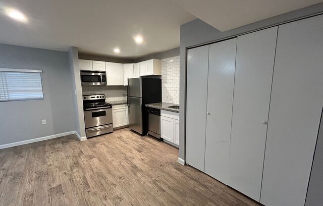 2 beds, 2 baths, 880 sqft, $1,435, Unit 2810 - 19