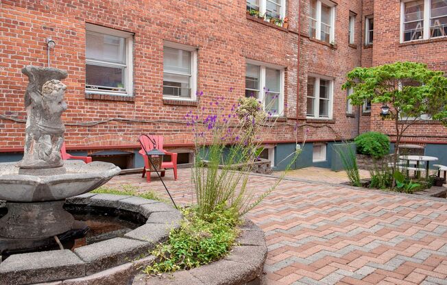 Studio, 1 bath, 400 sqft, $1,195, Unit B05