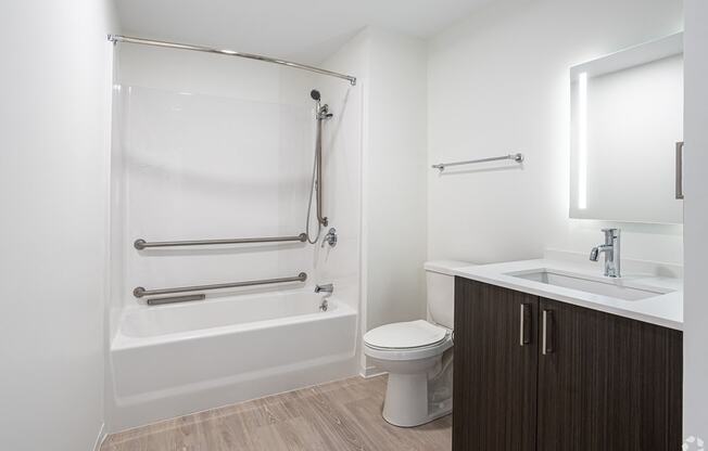 Spacious Full Size Bathroom