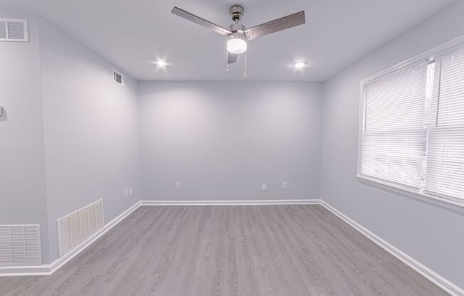 2 beds, 1.5 baths, 1,050 sqft, $1,550, Unit 15-2859