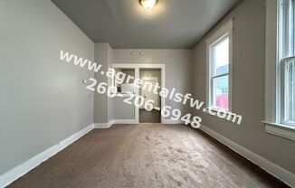 3 beds, 1 bath, 838 sqft, $950, Unit #1