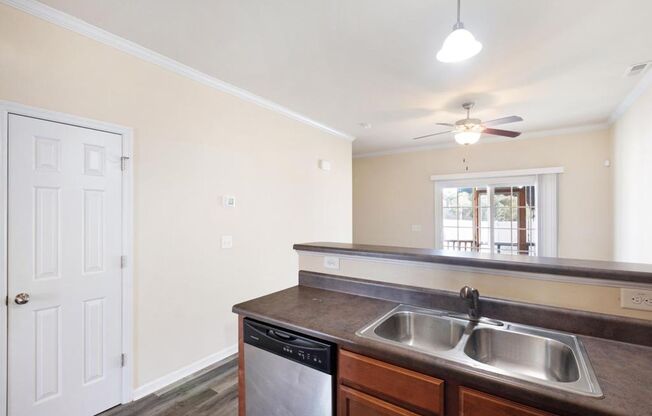 2 beds, 2.5 baths, $1,300