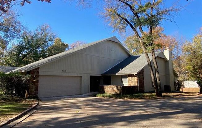 Jenks Schools! This 3 bedroom, 2 bath duplex is located at back of cul-de-sac