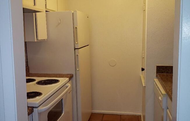 1 bed, 1 bath, 630 sqft, $790, Unit *204