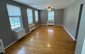 209 W Parkway Avenue