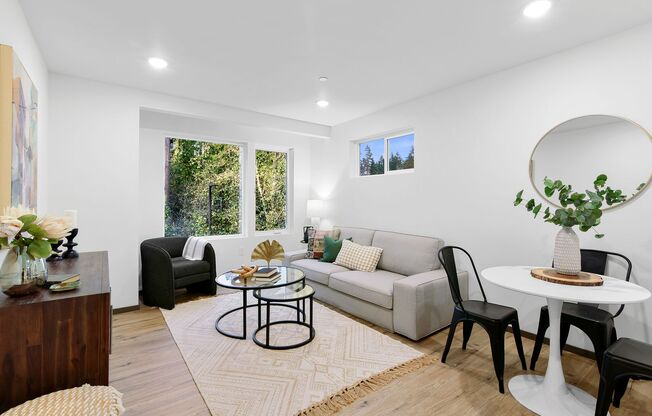 Wintersweet Townhome on Bainbridge Island