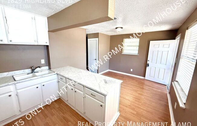 1829 HIGHLAND BLVD