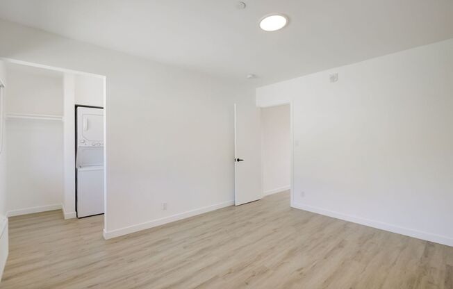 Studio, 1 bath, 425 sqft, $1,949, Unit 204