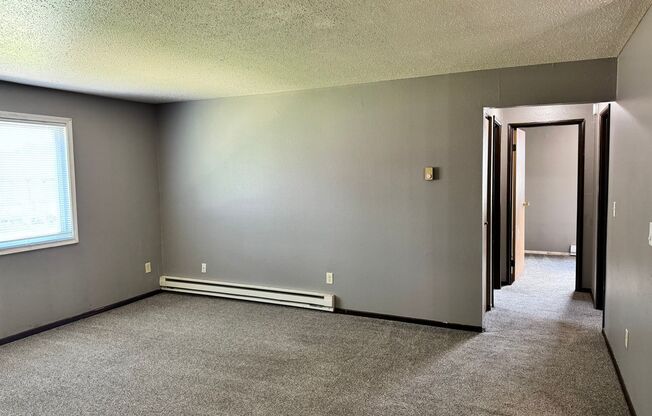 3 beds, 2 baths, 1,035 sqft, $945, Unit 1929-23