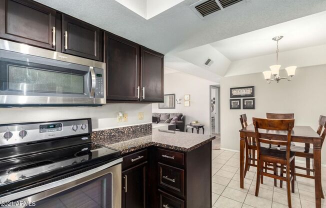 2 beds, 2 baths, $1,695, Unit Bldg M